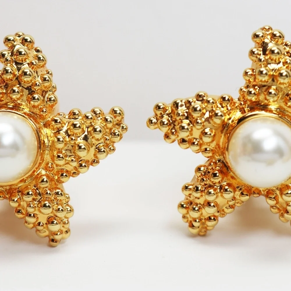 KENNETH JAY LANE PEARL STARFISH EARRINGS - Picture 2 of 8